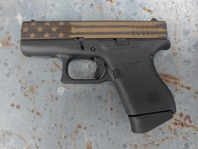 GLOCK 43 9MM ELITE BRONZE FLAG UI4350204 - Image 2 of 2