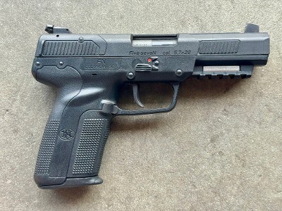 FN Five-SeveN Mk2 5.7x28mm 4.8