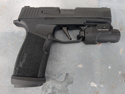 Pre-owned Sig Sauer P365 X-Macro 9mm 3 Mags Weapon Light - Image 2 of 3