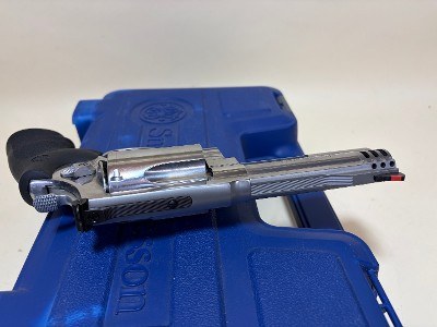 Smith & Wesson 460 XVR Magnum Revolver – Stainless, Compensated Barrel & Blue S&W Case - Image 5 of 11