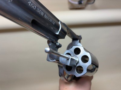 Smith & Wesson 460 XVR Magnum Revolver – Stainless, Compensated Barrel & Blue S&W Case - Image 10 of 11