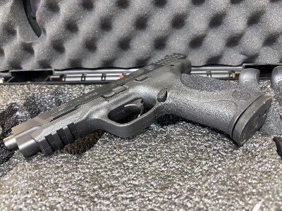 Smith & Wesson M&P9 Pro Series C.O.R.E. 9mm 5 Magazines - Image 3 of 7