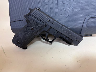 SIG Sauer P226 MK25 9mm – DA/SA, Night Sights, Rail, 2x 15-Round Magazines - Image 7 of 9