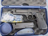 Beretta 92FS 9mm Pistol Italian Made, One Mag, Case & Lock Included - Image 1 of 2