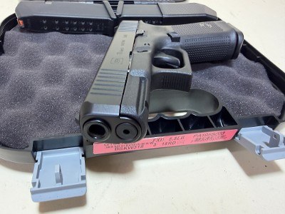 Glock 19 Gen5 9mm – Excellent Condition, Austrian Made, 3 Magazines, Original Case - Image 6 of 8