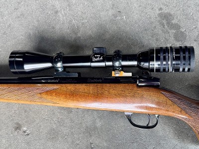 Weatherby Mark V Varmintmaster 22-250 Remington 24