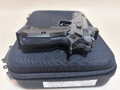 CZ Shadow 2 Carry 9mm 15rd DA/SA Optics-Ready Pistol with Holosun HE407K-GR X2 - Image 4 of 9
