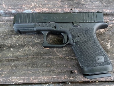 Used Glock 19 Gen 6 9mm 3 Mags 15+1 P61950203 - Image 2 of 3