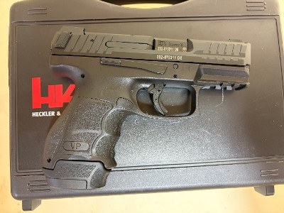 Heckler & Koch VP9SK-B 9mm Subcompact Pistol – Push-Button Mag Release, Case, 10rd & 13rd Magazines - Image 7 of 8