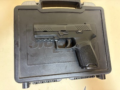 SIG Sauer P320 Compact 9mm Pistol – 320C-9-BSS, Case & Paperwork - Image 6 of 7