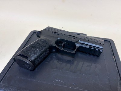 SIG Sauer P320 Compact 9mm Pistol – Contrast Sights, Case & 2 Magazines - Image 3 of 6
