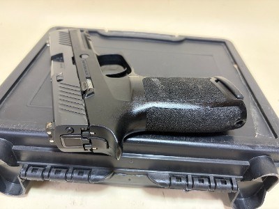 SIG Sauer P320 Compact 9mm Pistol – Contrast Sights, Case & 2 Magazines - Image 5 of 6