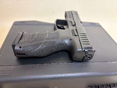 Heckler & Koch VP9 9mm Pistol – Optics-Ready, 3 Magazines, Extra Optics Plate, HK Case - Image 1 of 7