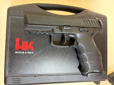 Heckler & Koch VP9 9mm Pistol – Optics-Ready, 3 Magazines, Extra Optics Plate, HK Case - Image 6 of 7