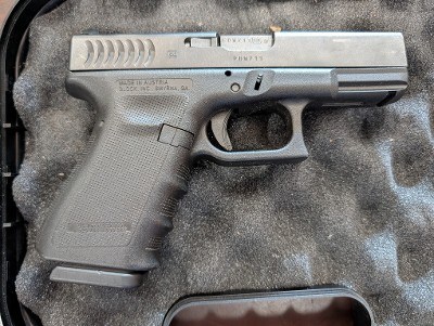Pre-owned Glock 23 Gen 3 40 S&W RTF2 Texture and 'Fish Gill' Serrations - Image 2 of 2
