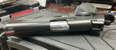 USED Tisas 1911 Carry B9BA Stingray 9mm – Two-Tone, Used w/ 2 Magazines & Hard Case - Image 4 of 5