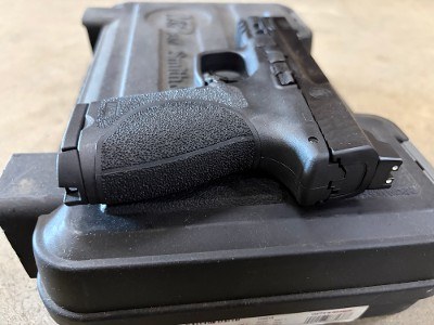 USED Smith & Wesson M&P9 M2.0 Compact 9mm – Threaded Barrel, Black, Factory Case - Image 4 of 7