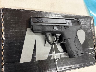 USED Smith & Wesson M&P9 Shield – 9mm, No Thumb Safety, Standard Trigger - Image 2 of 8