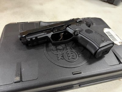 USED Beretta 80X Cheetah – .380 ACP, Black, Very Good Condition - Image 2 of 7