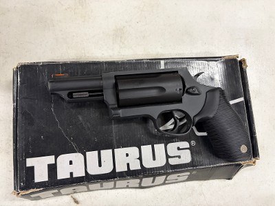 USED Taurus Judge 45 Colt / .410 Bore Black 3