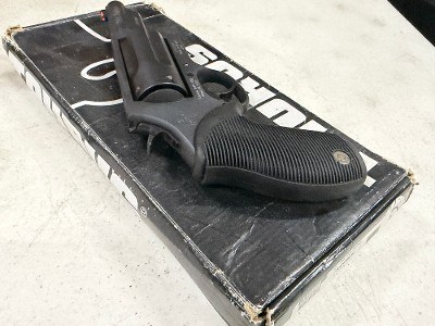 USED Taurus Judge 45 Colt / .410 Bore Black 3