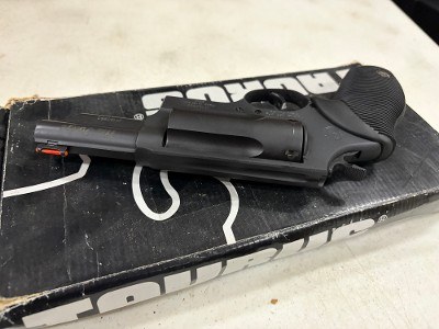 USED Taurus Judge 45 Colt / .410 Bore Black 3
