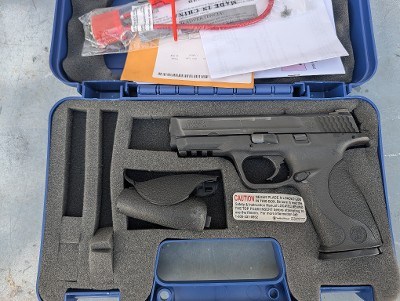 Pre-Owned Smith & Wesson M&P40 4.25