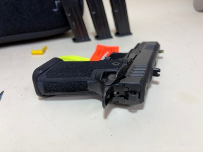USED Staccato HD C4X Premium 9mm Compensated Pistol – Optics Ready, Four Magazines, Factory Bag - Image 3 of 7