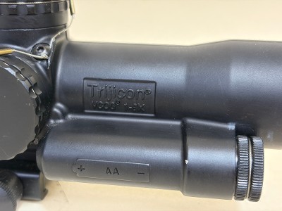 USED Trijicon VCOG 1-8x28 Riflescope with Integrated Mount - Image 3 of 5