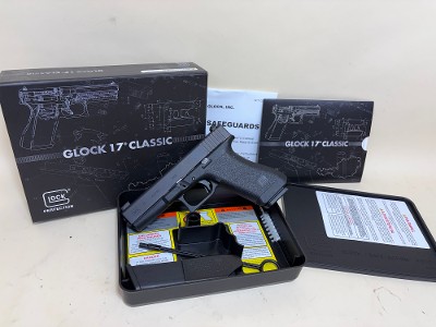 USED Glock 17 Classic Gen 1 9mm – Excellent Condition with Collector-Style Box - Image 1 of 6