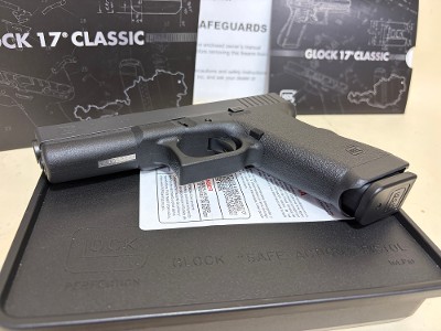 USED Glock 17 Classic Gen 1 9mm – Excellent Condition with Collector-Style Box - Image 2 of 6