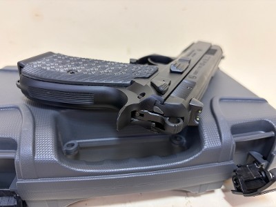 USED CZ 75 P-01 9mm DA/SA Pistol with Decocker – Excellent Condition - Image 3 of 6