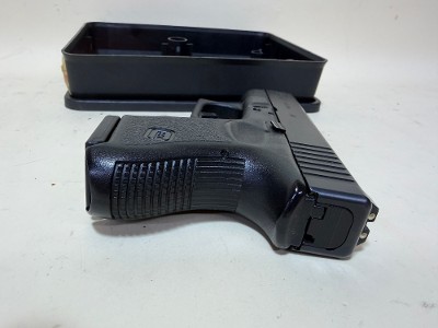 USED Glock 27 Gen 3 .40 S&W Subcompact – Excellent Condition with 2 Magazines - Image 4 of 8