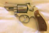 SMITH & WESSON 66-2 STAINLESS 357 MAG 2.5 BARREL RED RAMP AND WHITE OUTLINE - 1 of 6