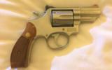 SMITH & WESSON 66-2 STAINLESS 357 MAG 2.5 BARREL RED RAMP AND WHITE OUTLINE - 2 of 6