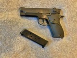 SMITH & WESSON 439 PISTOL 9 MM EARLY MODEL - 1 of 8