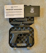 GLOCK 21 GEN 4 NIGHT SIGHTS 45 AUTO 3 13 RD MAGS - 1 of 9