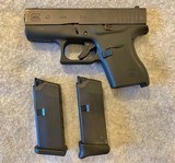 GLOCK 43 USA 9MM NIGHT SIGHTS 2 MAGS HOLSTER - 1 of 11