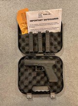 GLOCK 21 GEN 4 45 AUTO NIGHT SIGHTS 3-13 RD MAGS - 1 of 8