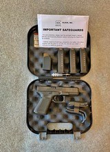 GLOCK 19 GEN 5 NEW 3 MAGS 9MM - 1 of 9