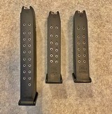 GLOCK 22 PISTOL 40 CAL 3 MAGS NS - 2 of 8