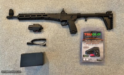 KEL TEC SUB 2000 NEW IN BOX 9MM OPEN DOT SIGHT & LASER/LIGHT