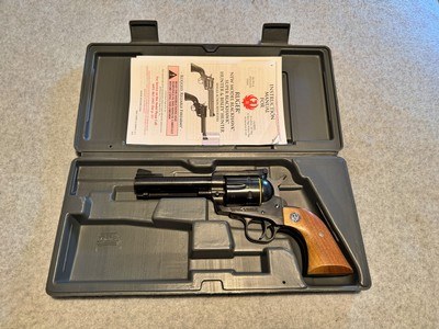 RUGER NEW MODEL BLACKHAWK 41 REM MAG