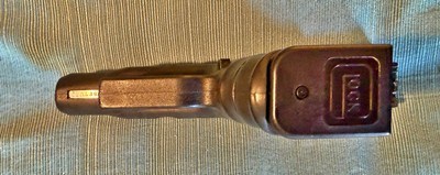 GLOCK 27 .40 CALWITH NIGHT SIGHTS 1 X13 RD MAG 2 X NEW9 RD MAGS - Image 8 of 10