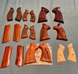 SMITH & WESSON REVOLVER $ PISTOL GRIPS - 1 of 4