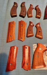 SMITH & WESSON REVOLVER $ PISTOL GRIPS - 2 of 4