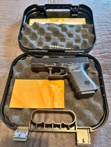 GLOCK 23 NIGHT SIGHTS 40 S&W ORIGINAL BOX - Image 1 of 9