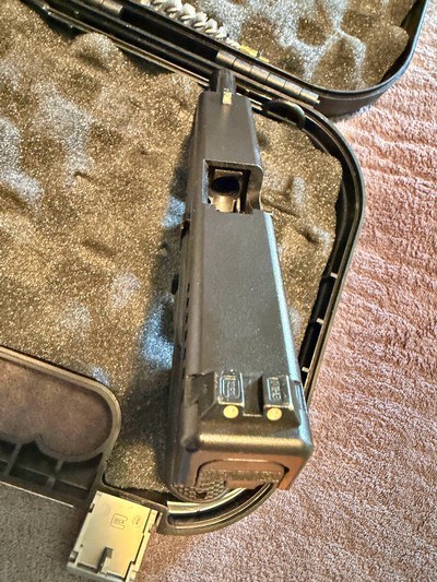 GLOCK 23 NIGHT SIGHTS 40 S&W ORIGINAL BOX - Image 5 of 9
