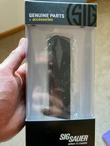 Sig Sauer P226 9mm 15 round magazine NIB - 1 of 3