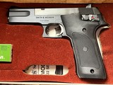 Smith & Wesson model 422 22 Long Rifle 1987 Promo Unfired in Box - 2 of 10